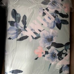 New pink Victoria’s Secret Sherpa blanket